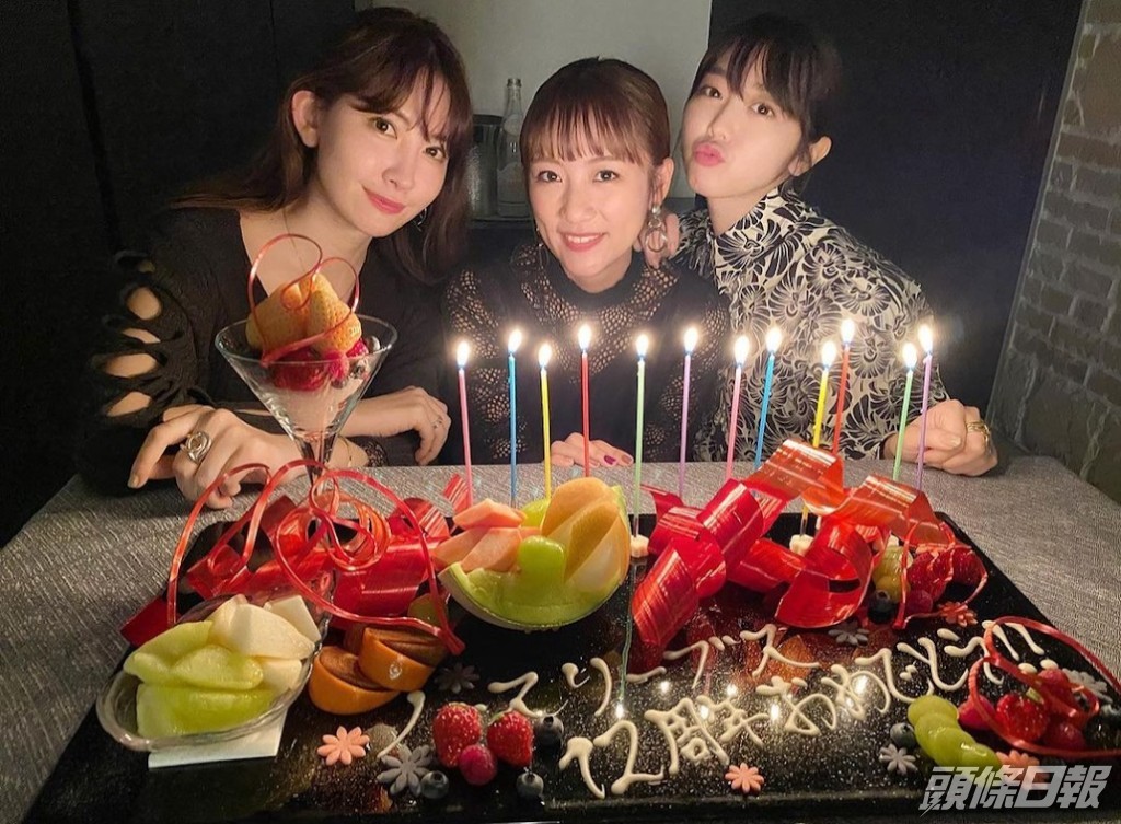 峯岸南當年代替高橋南（中）表演，豈料卻為她與老公種下緣分。